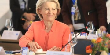 Takimi me delegacionin e Kongresit Amerikan në Davos, Von der Leyen thekson rëndësinë e respektimit të sovranitetit të Groenlandës dhe Danimarkës.