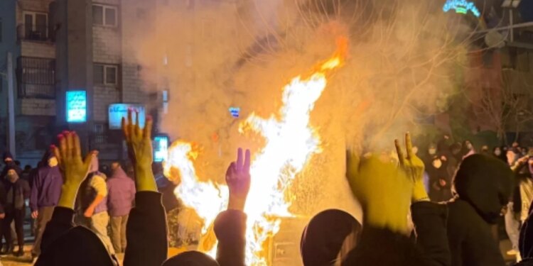 Të tri skenarët për Iranin: Revolucion francez ose grusht shteti? Çfarë po planifikohet në hije?