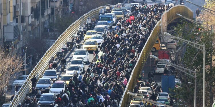 Teherani i akuzon për nxitje të protestave, SHBA përgjigjet: Përpjekje për t’u shmangur nga çështjet e brendshme të regjimit iranian.