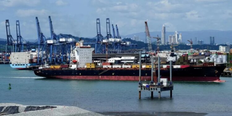 Tensionet mes SHBA-së dhe Kinës intensifikohen, Panamaja ndërpret marrëveshjet për portet e Kanalit me kompaninë nga Hong Kongu.