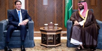 Tensionet midis Iranit dhe Shteteve të Bashkuara, autoritetet izraelite dhe saudite takohen në Uashington për të diskutuar mundësinë e një sulmi ndaj Teheranit.