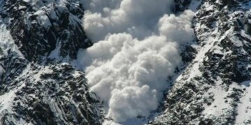 Tragjedi në Alpet Austriake: Një 13-vjeçar humb jetën nga një ortek, tre të tjerë të plagosur.