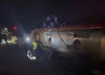 Tragjedia në Spanjë: Dy trena dalin nga shinat dhe përplasen, raportohet për dy të vdekur dhe disa të plagosur.