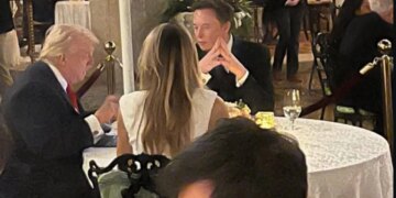 Trump dhe Musk ribashkohen pas mosmarrëveshjeve publike, organizojnë darkë në Mar-a-Lago
