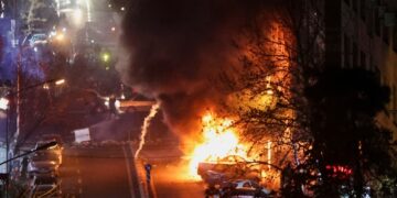 Trump kërcënoi me rritjen e tarifave për vendet që bashkëpunojnë ekonomikisht me Iranin; identifikohen shtetet më të prekura.