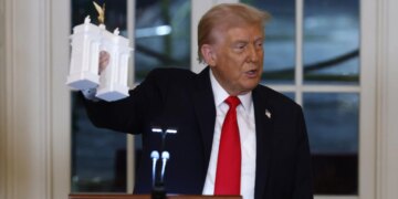 Trump njofton planin për ndërtimin e një strukture 75 metra të lartë, të quajtur ‘Harku i Pavarësisë’, në Washington, ndërsa ekspertët e vrojtojnë si një rrezik për ekuilibrin vizual të qytetit.