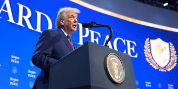 Trump padit JPMorgan, kërkon 5 miliardë dollarë dëmshpërblim në një rast rekord.