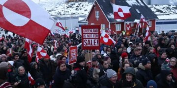 Trump shpalli tarifa; Protesta në Nuuk dhe Kopenhagë: Groenlanda nuk është në treg.