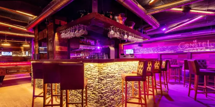 Turistët mbushnin resortin: Shpërthim në barin e Zvicrës, ku do të zhvillohej Kupa Botërore e Skive.