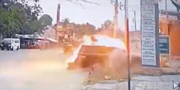 VIDEO/ Kryebashkiaku filipinas qëllon me raketë-hedhëse nga një grup kriminal, mbrohet falë blindimit të automjetit të tij