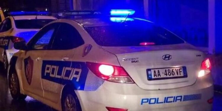 Zbulohen një tjetër 'shtëpi bari' në Sarandë, apartamenti ishte adaptuar për kultivimin e lëndëve narkotike.