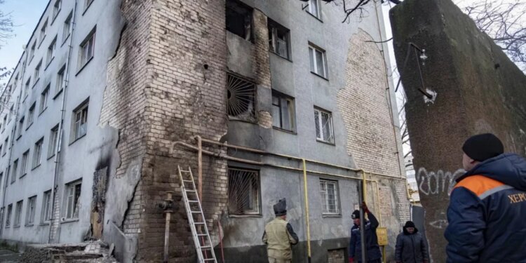 101 dronë rusë sulmojnë Ukrainën; 11 të plagosur dhe dëme në rrjetin elektrik të Kievit.