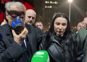 20:28

Protesta e opozitës/ Ish-kandidatja e PD në Shkodër, Senada Ahmeti, pëson lëndim.