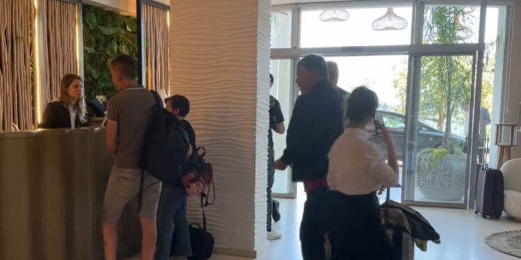 25% e turistëve që vizitojnë Shqipërinë akomodohen në këtë vend, sipas ekspertëve: Rritet numri i turistëve që kërkojnë ushtrime të paligjshme, shqetësim krijon informaliteti në strukturat për qira.