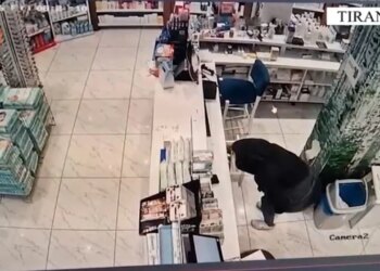 26-vjeçarja e arrestuar në Tiranë për disa vjedhje ishte në 'arrest shtëpie'