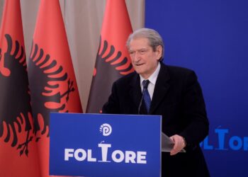 Berisha uron besimtarët myslimane në prag të nisjes së Ramazanit: Zoti ua pranoftë dhe agjërim të lehtë