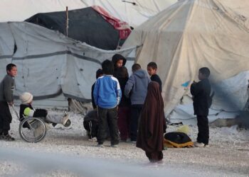 44 shqiptarë vazhdojnë të qëndrojnë në Siri, përfshirë 10 burra xhihadistë të burgosur, si edhe 7 gra dhe 17 fëmijë që jetojnë në kampe.