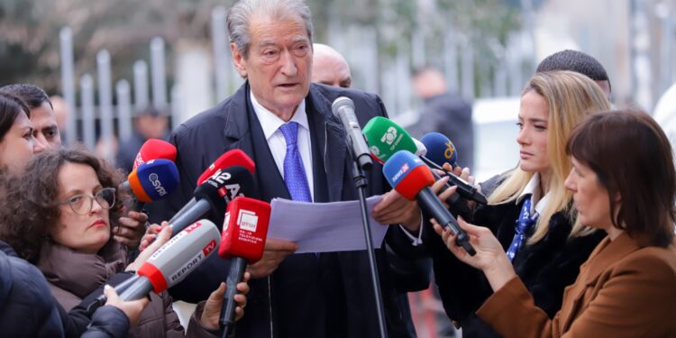 Berisha denoncon skandalin: Altin Troplini ka firmosur 16 kërkesa për të më hetuar mua dhe mbesat e mia edhe 4 vite para lindjes së tyre