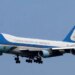 Aeroplani i Presidentit ndryshon pamjen pas 60 vitesh, ngjyra blu e epokës së Kennedy-t bëhet histori ndërsa dizajni trengjyrësh i Trump e zëvendëson.