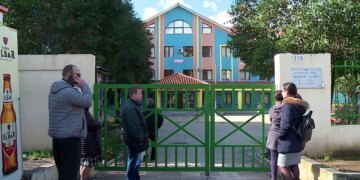 “Afterschool” në 30 shkolla të Tiranës: Drekë falas dhe zgjatje orari deri në orën 16:00, Top Channel publikon listën e institucioneve ku do të zbatohet projekti.