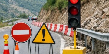 Aksi nacional Librazhd-Prrenjas mbetet i bllokuar, ARRSH publikon itinerarin alternativ për mjetet.