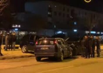 Aksident në Shkodër: Një person që po lëvizte me biçikletë përplaset nga automjeti dhe dërgohet me urgjencë në spital.