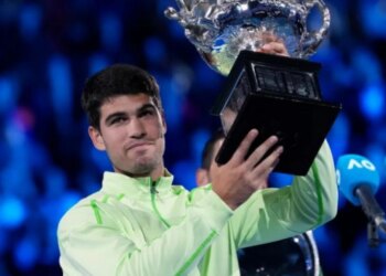Alcaraz fiton trofeun e parë në Australian Open, çfarë i lidh me Federer, Nadal dhe Sinner?