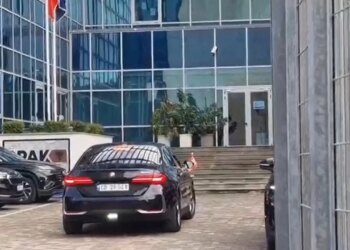 Ambasadori spanjoll viziton SPAK, zhvillon bisedime me Klodjan Brahon.