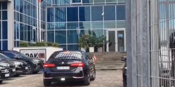 Ambasadori spanjoll viziton SPAK, zhvillon bisedime me Klodjan Brahon.