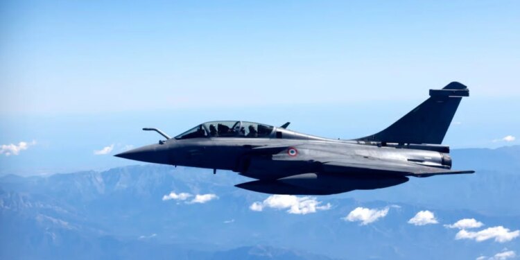 Analiza e Politico: Projekti franko-gjerman për avionin luftarak të brezit të ri është “në vështirësi të mëdha”