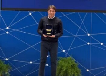 Antonio Conte shpallet fitues i çmimit 'Pankina e Artë' për herë të pestë: Një arritje e jashtëzakonshme.