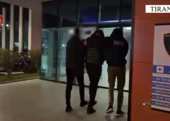 Arrestohet 28-vjeçari në Tiranë, pasi shkel masën e arrestit shtëpiak dhe sulmon një mjek.