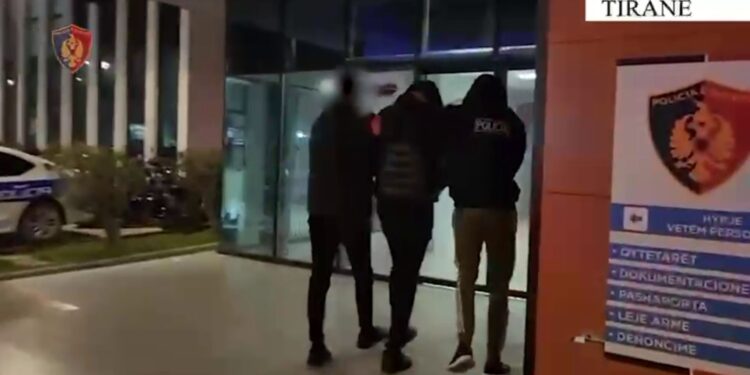 Arrestohet 28-vjeçari në Tiranë, pasi shkel masën e arrestit shtëpiak dhe sulmon një mjek.