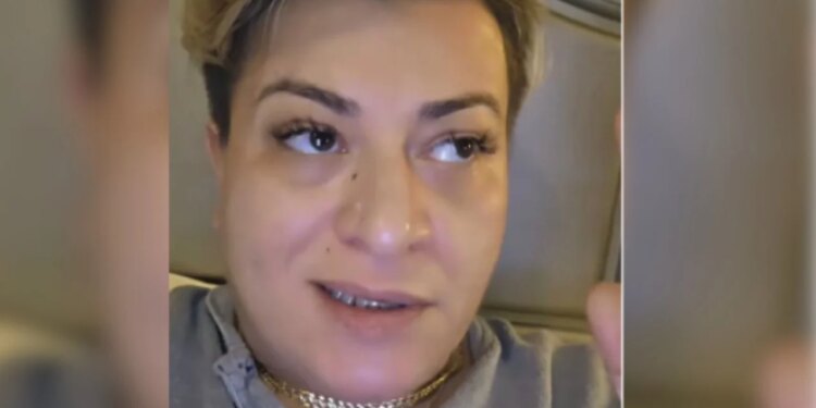 Artikulli i “The Telegraph” mbi shqiptarët në Angli: Nisja e videove në TikTok që tregojnë mënyra për t'u shmangur ndalimeve nga oficerët e emigracionit.