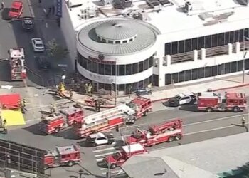 Automjeti godet një supermarket në Los Angeles, 3 të vdekur dhe disa të plagosur.