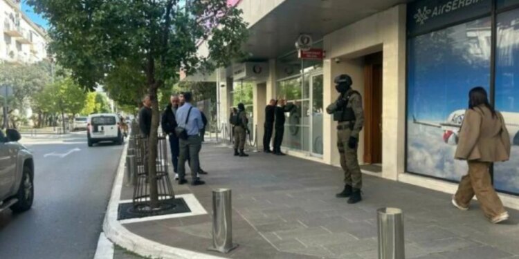 Autoritetet policore ndërmarrin një bastisje në pronat e vëllait të ish-kryeministrit Milo Gjukanoviç, në zemër të Podgoricës.