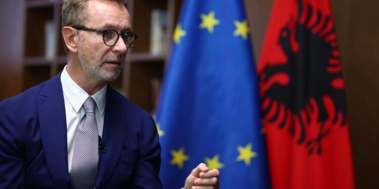 "BE e njoh punën e SPAK-ut" / Ambasadori Gonzato: Anëtarësimi i Shqipërisë është i nevojshëm, lufta ndaj korrupsionit është kyçe.