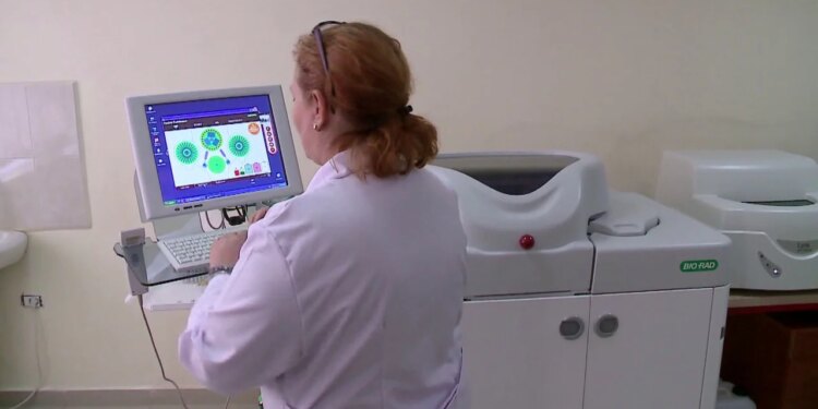 Bakteret po bëhen gjithnjë e më imunë ndaj antibiotikëve, sipas mikrobiologëve: 90% e barnave po dështojnë.