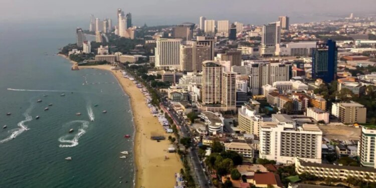 Bashkëthemeluesi i ASOS humb jetën pas një rënie nga një pallat në Tajlandë.