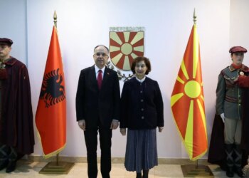 Begaj në Shkup diskuton për gjuhën shqipe: Presidenti thekson se nuk ekzistojnë çështje problematike të hapura mes Maqedonisë së Veriut dhe Shqipërisë.