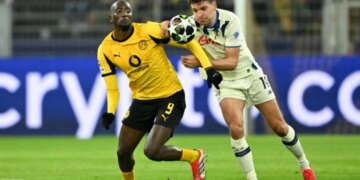 Berat Gjimshiti, kapiteni i Kombëtares, përjeton një mbrëmje të vështirë, pas dy gabimeve që çuan në golat e pësuar nga Dortmund në Champions.