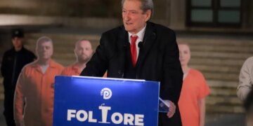 Berisha kërcënon Ramën: Informoji mercenarët të mos godasin protestuesit, pasi ata do të drejtojnë armët vetëm kundër teje.