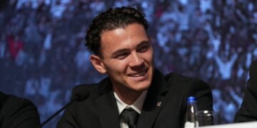 Besiktas zyrtarizon transferimin e Kristjan Asllanit, presidenti Adali lavdëron mesfushorin e kuq e zi.