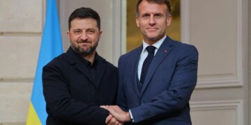 Bisedimet për paqe mes Ukrainës dhe Rusisë, Zelensky: Macron kërkon një dialog alternativ me Rusinë për të përfunduar luftën.