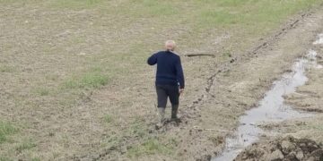 Blegtorët e Dimalit përballen me vështirësi, përmbytjet shkatërruan ushqimin për kafshët: Asnjë ndihmë nuk kemi marrë.