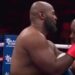 Boks: Miller pëson goditje nga kundërshtari… ‘i fluturon’ parrukja dhe ai e hedh tutje… (VIDEO)
