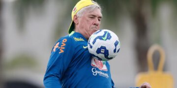 Brazili merr Carlo Ancelotti për të udhëhequr ekipin e futbollit gjatë karnevalit dhe siguron fonde për të gjithë.