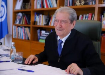 “Byroistët ishin vrasës, por gjatë 46 viteve nuk arrijnë të përmbushin as gjysmën e korrupsionit të drejtorëve nën Ramën”, deklaron Berisha: Ka nevojë për një transformim të thellë.