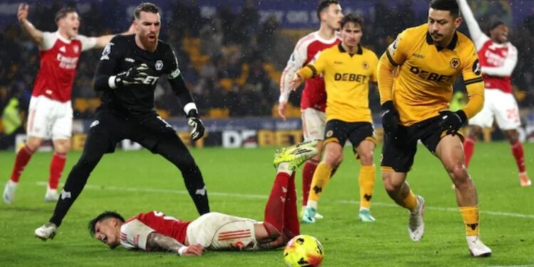 Calafiori “ndalon” ecurinë pozitive të Arsenalit, autogoli i tij shkakton barazimin në vendin e fundit.