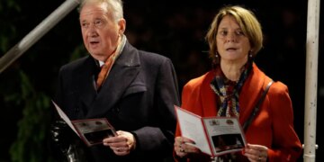 Çifti diplomatik nga Norvegjia nën hetim për lidhjet e tyre me Jeffrey Epstein; fëmijët e tyre përfitojnë 10 milionë dollarë nga pedofili.